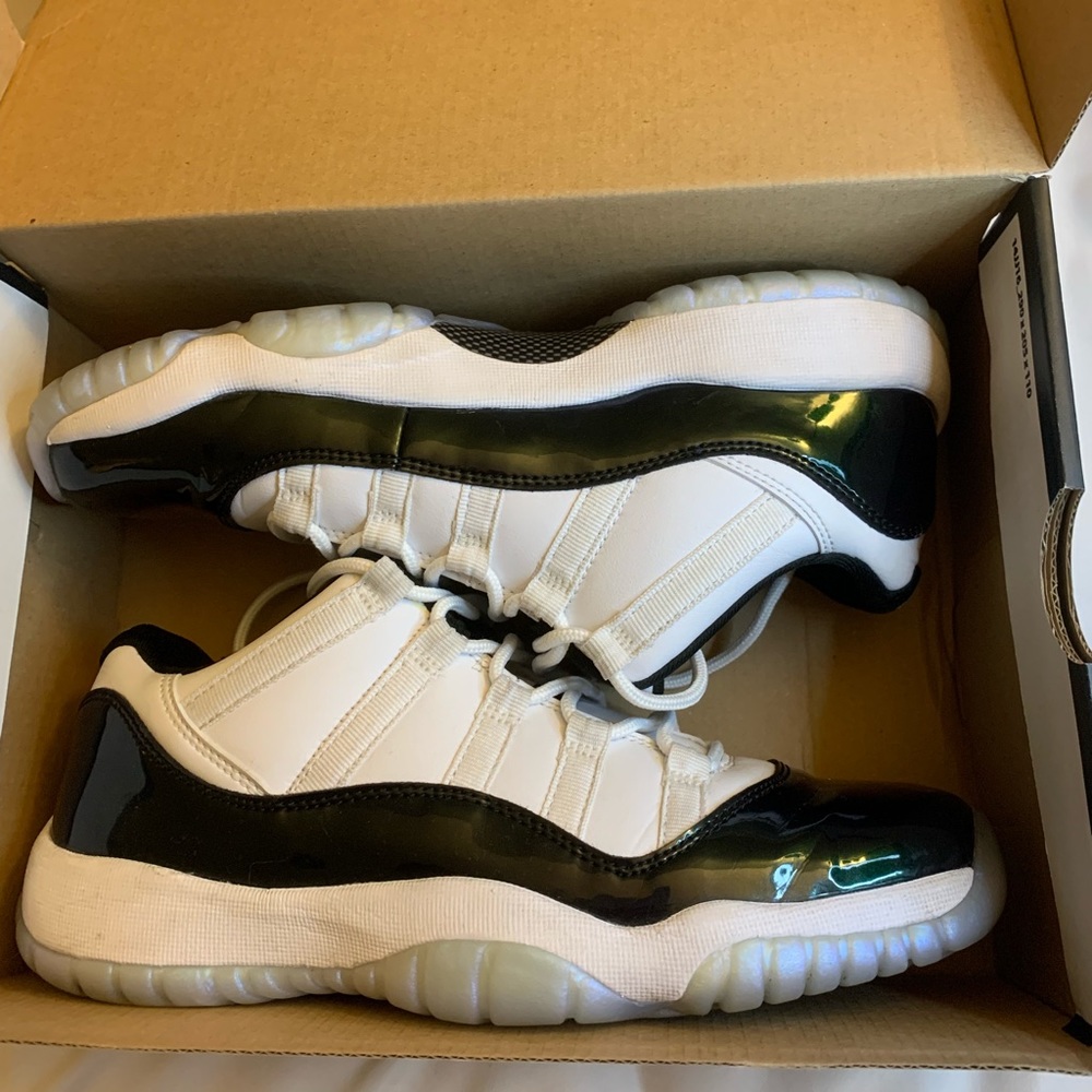 Jordan 11 emerald - easter low